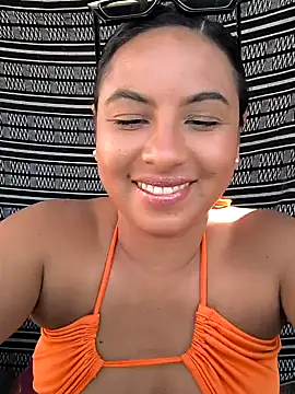 Snapshot of Francesca_ferrari chatting on January 10, 7:11 pm Francesca ferrari online show from January 10, 7:11 pm