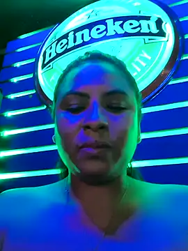 Snapshot of Francesca_ferrari chatting on January 12, 3:28 am Francesca ferrari online show from January 12, 3:28 am