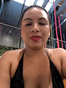 Snapshot of Francesca_ferrari chatting on February 22, 9:59 pm Francesca ferrari online show from February 22, 9:59 pm