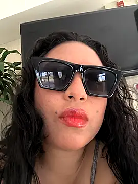 Snapshot of Francesca_ferrari chatting on March 16, 8:32 pm Francesca ferrari online show from March 16, 8:32 pm