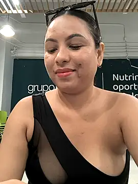Snapshot of Francesca_ferrari chatting on March 22, 5:41 pm Francesca ferrari online show from March 22, 5:41 pm