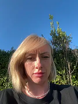 haileyhope  online show from June 7, 5:49 pm