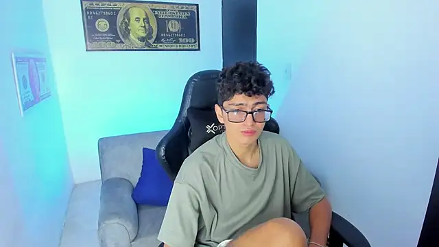 TylerWhite  online show from February 8, 6:33 am