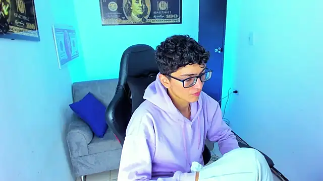 TylerWhite  online show from February 12, 2:56 am