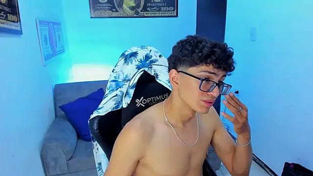 TylerWhite  online show from February 19, 6:33 am