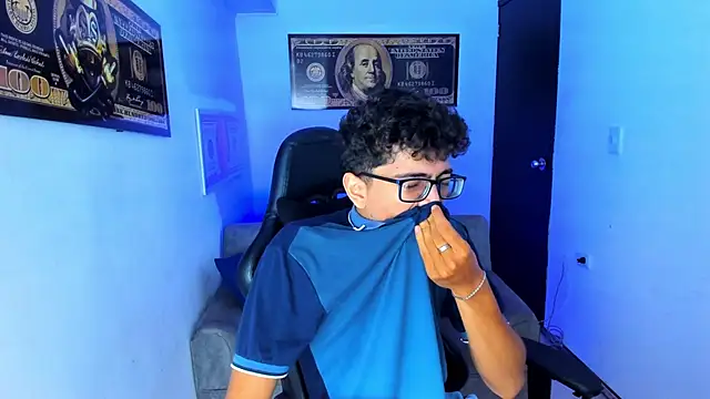 TylerWhite  online show from March 4, 5:32 am