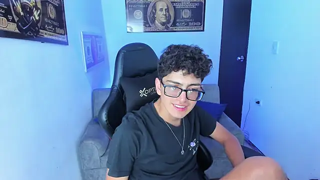 TylerWhite  online show from March 8, 8:55 am