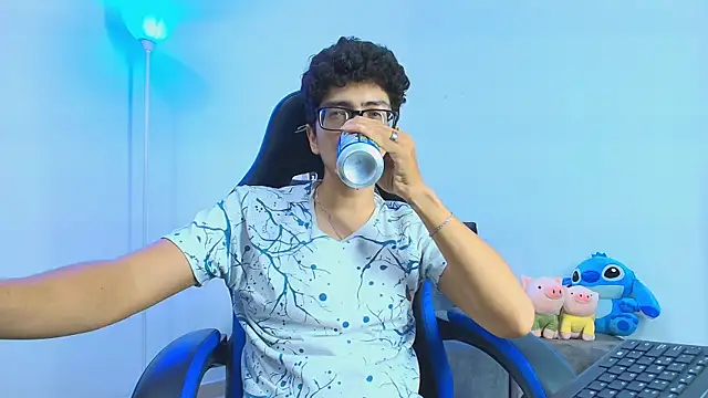 TylerWhite  online show from September 18, 3:52 am