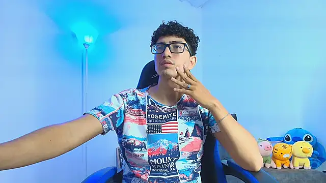 TylerWhite  online show from October 14, 7:58 pm