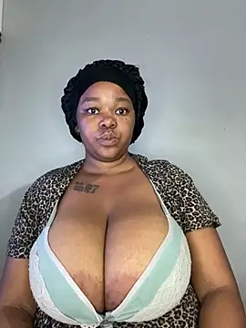 Snapshot of Mandy-101 chatting on October 29, 5:20 am Mandy-101 online show from October 29, 5:20 am