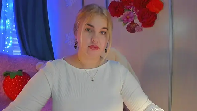 CoraSwon online show from February 6, 8:18 am