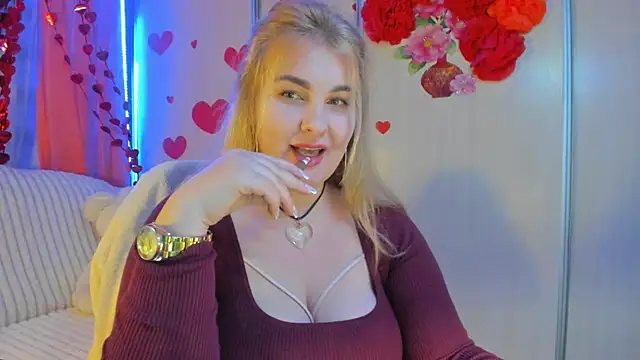 CoraSwon online show from February 20, 6:57 pm