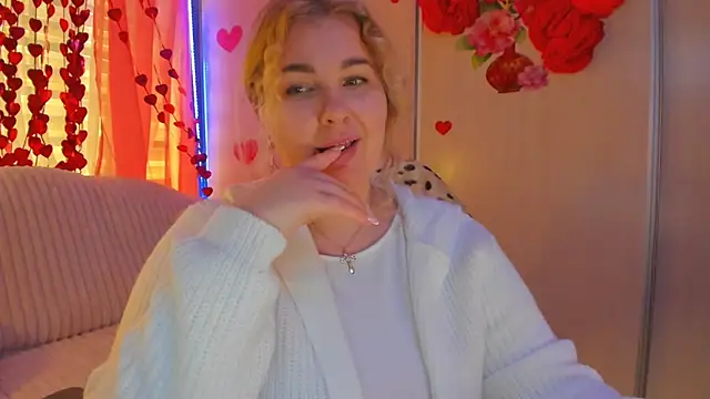 CoraSwon online show from February 23, 7:11 am