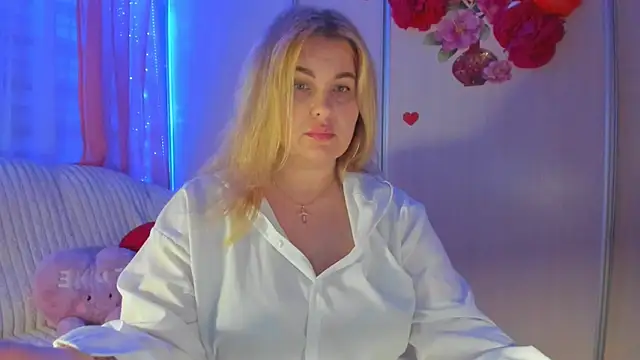 CoraSwon online show from March 15, 7:05 pm