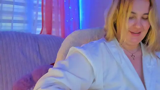 CoraSwon online show from March 17, 2:45 pm