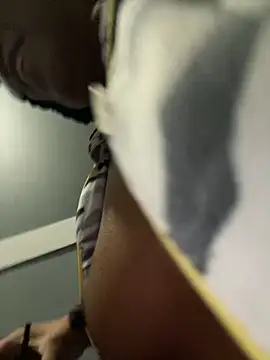 Snapshot of KLoveeee chatting on January 20, 3:37 am KLoveeee online show from January 20, 3:37 am