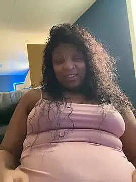 Snapshot of KLoveeee chatting on February 8, 9:25 pm KLoveeee online show from February 8, 9:25 pm