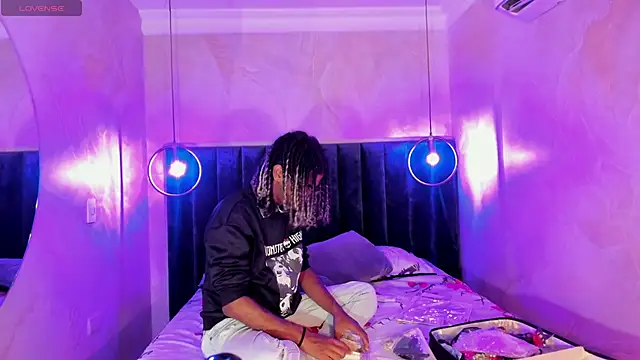 Maxim-Walker online show from September 28, 2:39 am