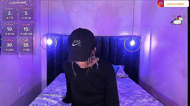 Maxim-Walker online show from November 3, 3:08 am