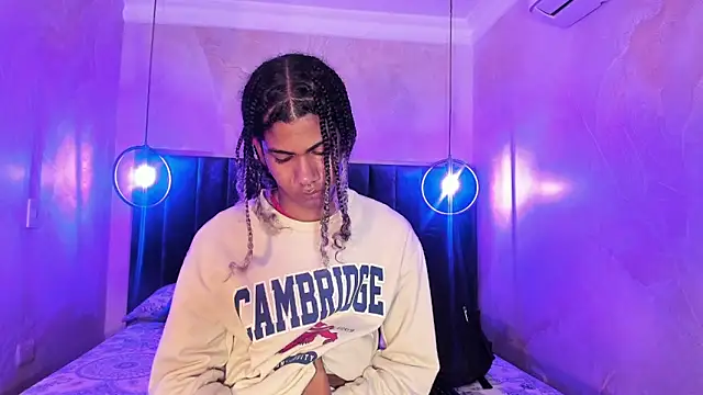 Maxim-Walker online show from November 26, 3:07 am