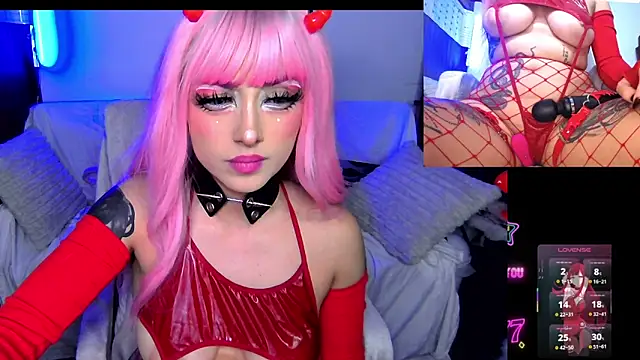 Snapshot of HollyDominic chatting on May 22, 4:19 am HollyDominic online show from May 22, 4:19 am
