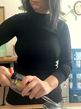 Off  Melonenmandy online show from January 13, 11:48 am