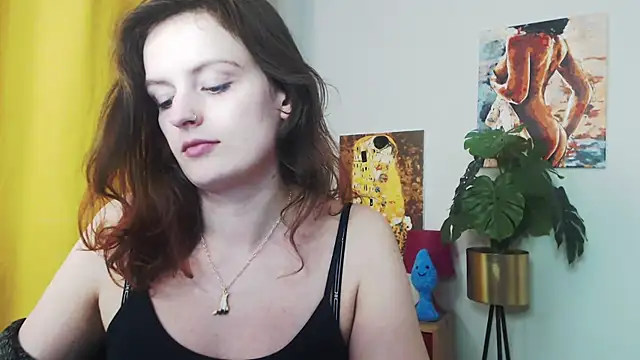 Snapshot of juicyNadine chatting on December 9, 12:30 pm juicyNadine online show from December 9, 12:30 pm