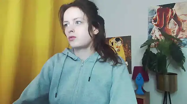 Snapshot of juicyNadine chatting on February 13, 6:20 am juicyNadine online show from February 13, 6:20 am