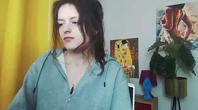 Snapshot of juicyNadine chatting on February 13, 9:30 am juicyNadine online show from February 13, 9:30 am