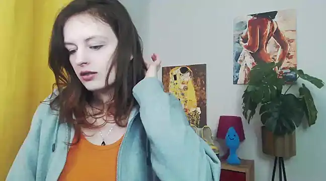 Snapshot of juicyNadine chatting on March 6, 6:19 am juicyNadine online show from March 6, 6:19 am