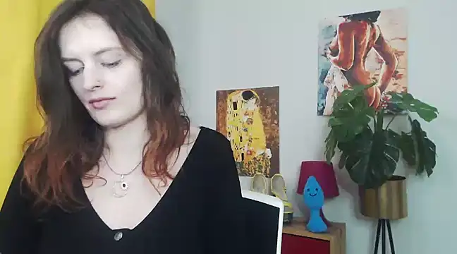 Snapshot of juicyNadine chatting on March 15, 10:35 am juicyNadine online show from March 15, 10:35 am