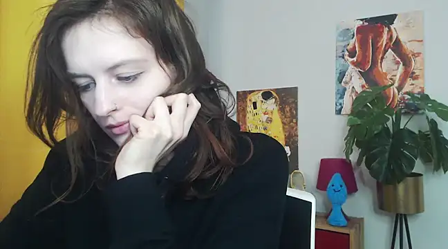 Snapshot of juicyNadine chatting on March 18, 9:20 am juicyNadine online show from March 18, 9:20 am