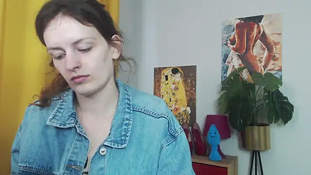 Snapshot of juicyNadine chatting on September 10, 4:45 am juicyNadine online show from September 10, 4:45 am