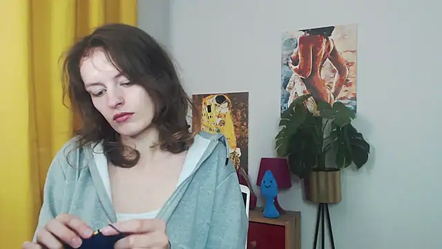 Snapshot of juicyNadine chatting on October 12, 5:39 am juicyNadine online show from October 12, 5:39 am