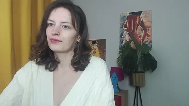 Snapshot of juicyNadine chatting on October 13, 4:34 am juicyNadine online show from October 13, 4:34 am