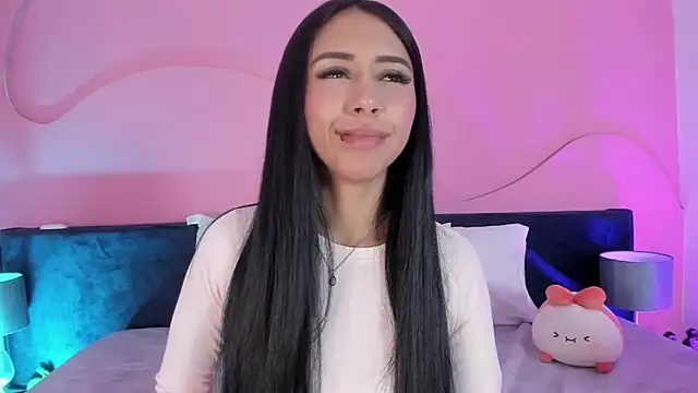 Alaia Manson online show from November 14, 11:53 am