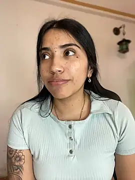 Snapshot of SaritaHot_69 chatting on December 10, 5:22 pm SaritaHot 69 online show from December 10, 5:22 pm