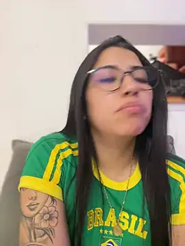 Snapshot of SaritaHot_69 chatting on December 24, 6:17 pm SaritaHot 69 online show from December 24, 6:17 pm