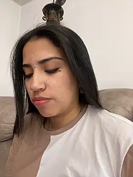 Snapshot of SaritaHot_69 chatting on December 26, 4:04 pm SaritaHot 69 online show from December 26, 4:04 pm