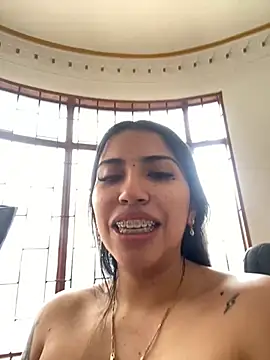 Snapshot of SaritaHot_69 chatting on December 28, 7:22 pm SaritaHot 69 online show from December 28, 7:22 pm