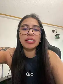 Snapshot of SaritaHot_69 chatting on January 10, 3:27 pm SaritaHot 69 online show from January 10, 3:27 pm