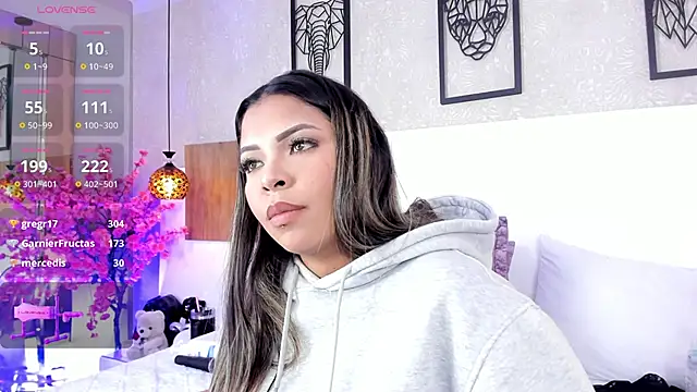 nahomiidasilva  online show from March 17, 11:11 pm