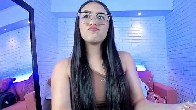 paulina sweett  online show from October 2, 6:59 pm