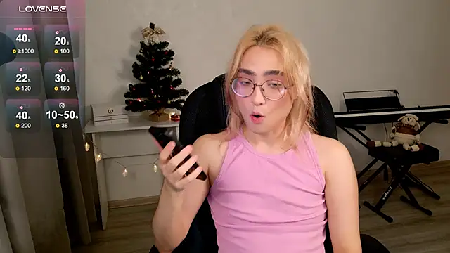 CuteYukiKun online show from December 19, 6:09 am