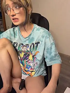 Snapshot of CuteYukiKun chatting on July 22, 12:24 am CuteYukiKun online show from July 22, 12:24 am