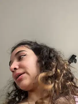 uniquerossie online show from November 21, 8:46 am