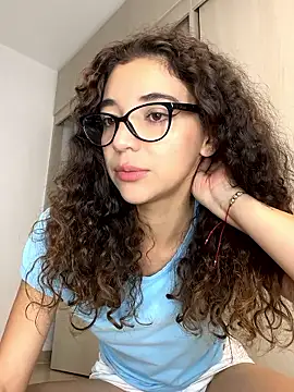 uniquerossie online show from January 17, 8:08 am