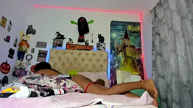 Snapshot of shantallhotxx chatting on October 23, 8:07 pm shantallhotxx online show from October 23, 8:07 pm