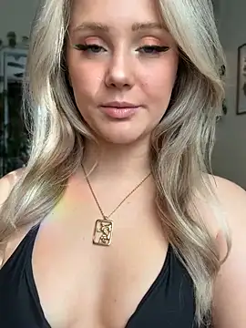 Snapshot of lexi_luv chatting on January 17, 6:12 pm lexi luv online show from January 17, 6:12 pm