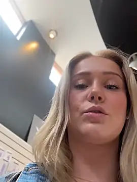 Snapshot of lexi_luv chatting on March 7, 8:00 pm lexi luv online show from March 7, 8:00 pm